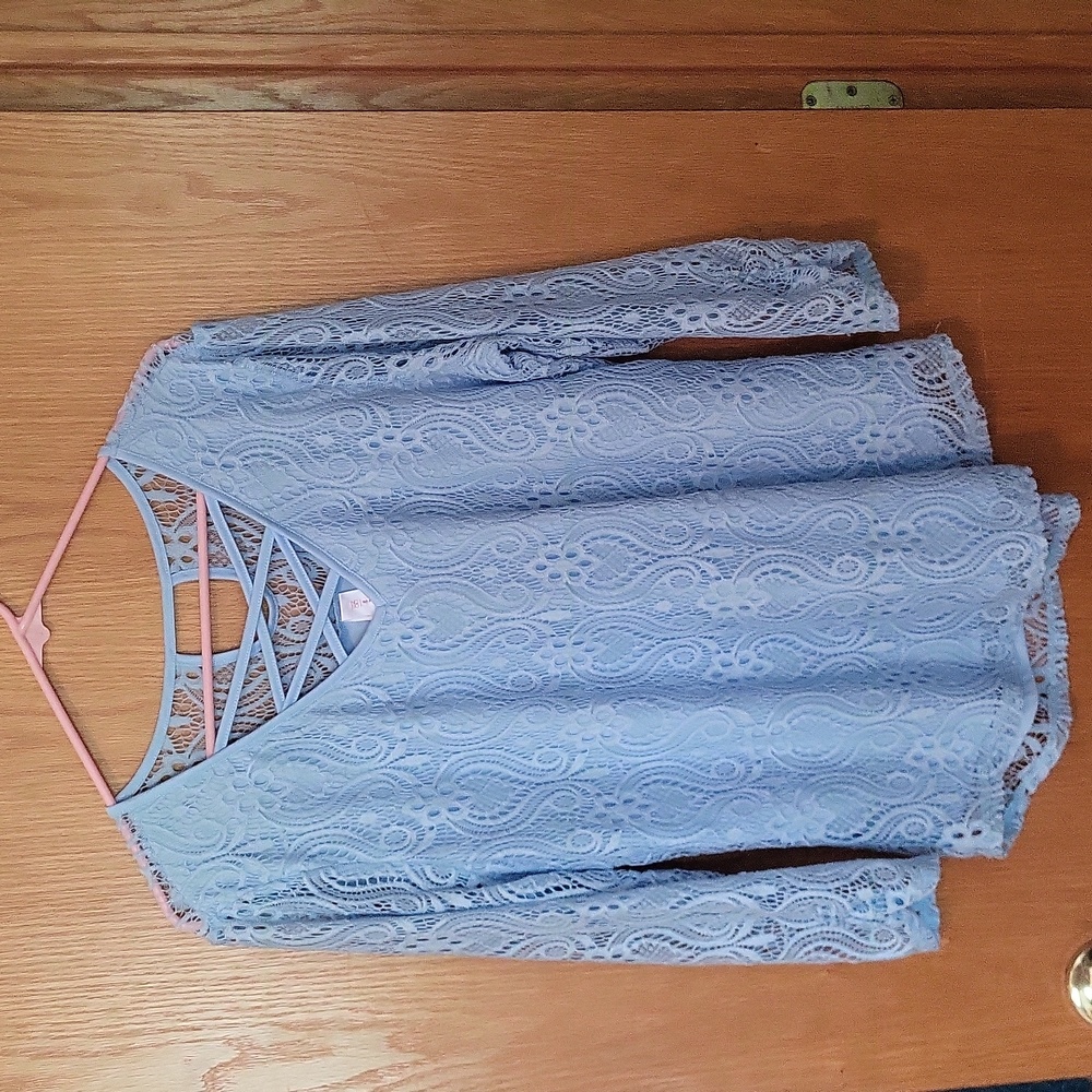 3/4 length sleeves lacy lt Blu Jr's 21/xxxl